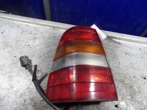 Mercedes 124ET lampa tylna lewa 2,5TD kombi
