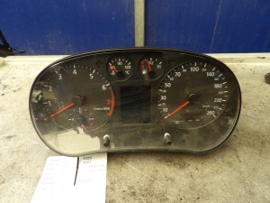 Audi A3 liczniki zegary 8L0919880C 110.008.779/006