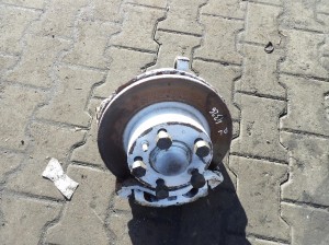 Iveco Daily 35S11 2,8JTD zwrotnica przednia lewa