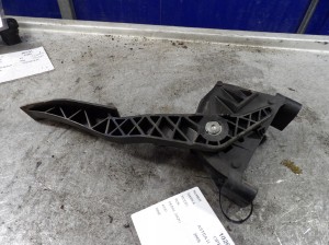 Opel Astra H pedał gazu 1,8B 9157998 6PV008112-00