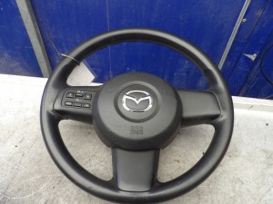 Mazda 2 kierownica