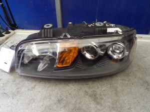 Fiat Punto II lampa przednia lewa