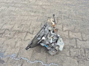 Opel Astra II 1,6 - 95 km skrzynia biegów F17C374