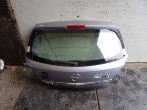 Opel Astra H klapa bagażnika Z163