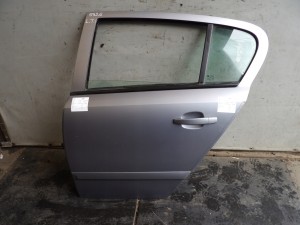 Opel Astra H drzwi tylne lewe Z163