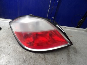 Opel Astra H lampa tylna lewa HB5
