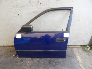 Toyota Corolla E11 drzwi przednie lewe 8M4