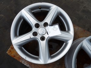 Toyota Avensis II T-25 felga aluminiowa