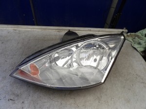 Ford Focus mk1 lampa przednia lewa