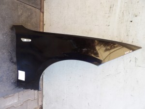 BMW 120D E87 błotnik prtzedni prawy 475/9
