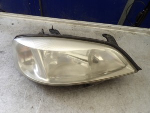 Opel Astra II lampa przednia prawa