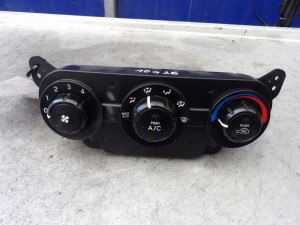 Kia Cerato I panel sterownia