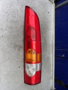 RENAULT KANGOO LIFT LAMPA TYŁ PRAWA WERSJA KLAPA