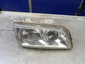VOLVO S40 LAMPA PRZÓD PRAWA 301155270 HELLA