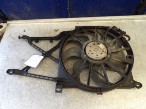 Opel Astra H 1,6 wentylator chłodnicy
