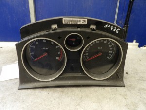 Opel Astra H 1,6 liczniki zegary