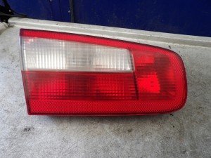 Renault Laguna II lampa tylna lewa klapa