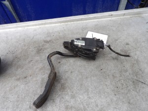 VW Sharan 1,9 tdi pedał gazu