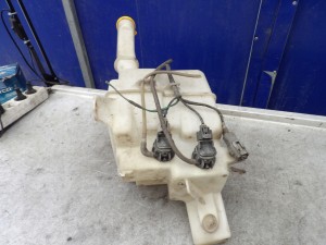 Mazda 6 I lift zbiorniczek spryskiwaczy