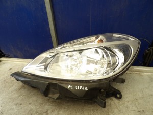 Renault Clio III lampa przednia lewa