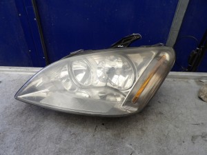Ford C-max 2,0 TDCI lampa przednia lewa