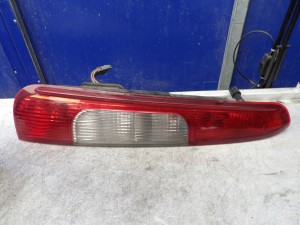 Ford C-max 2,0 TDCI lampa tylna lewa