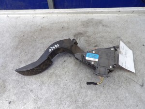 Audi A4 B6 2,5 tdi pedał gazu
