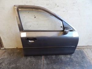 Ford Mondeo MK2 drzwi przednie prawe F7