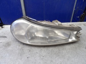 Ford Mondeo MK2 lampa przednia prawa