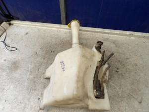 Nissan Almera N16 zbiorniczek spryskiwaczy