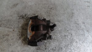 Zacisk lewy tył Volvo S80