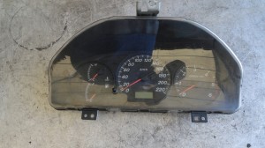 Zegary, liczniki Mazda 323 BJ