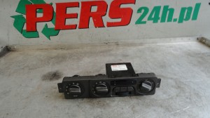 Panel klimatyzacji nawiewu Kia Carnival I