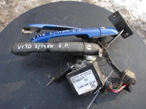 Klamka przednia lewa niebieska Mercedes Vito 2,2D