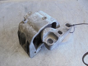 Poduszka silnika Seat Toledo II 1,6b