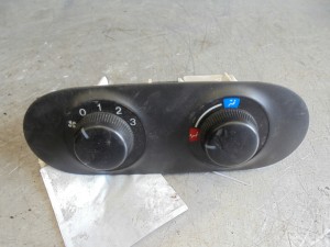 Panel nawiewu tył Mazda MPV lift 2,0D