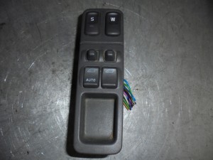 Panel szyb Volvo V40 1,8B