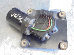 Silniczek wycieraczek przód Volvo v40 lift 1,8B