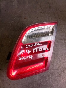 MERCEDES E KLASA SEDAN 95r - LAMPA TYŁ PRAWA KLAPA