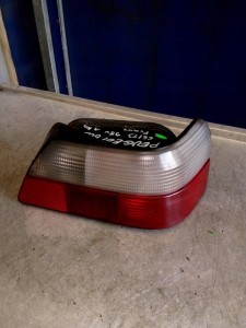 PEUGEOT 606 - LAMPA TYŁ PRAWA