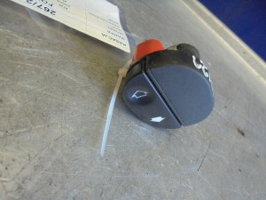 Przełącznik szyb Ford Ka I 1,3B