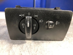 Włącznik świateł Ford Mondeo MK3 1S7T 13A024 BB