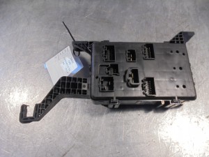 Skrzynka bezp. Ford Mondeo MK3 FL 4S7T-14A073-AA