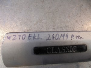 Listwa błotnika PP Mercedes W210 2106908862