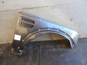 Błotnik przód prawy Land Rover Discovery III L7MTA