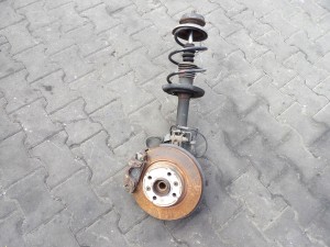 Mcpherson zwrotnica przód lewy Dacia Logan II 1,2