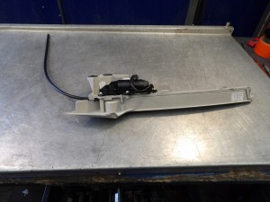 Mercedes W205 mechanizm rolety lewy A2059063700