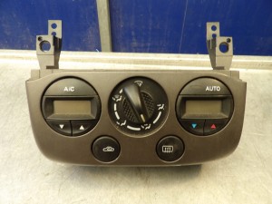 Panel klimatyzacji Nissan Primera P11 275109F601