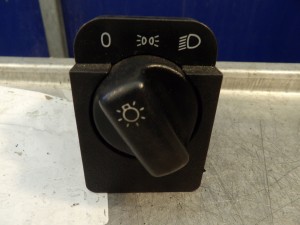 Włącznik świateł Opel Corsa B FL 1,0B