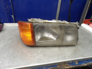 Mercedes W126 lampa przednia prawa